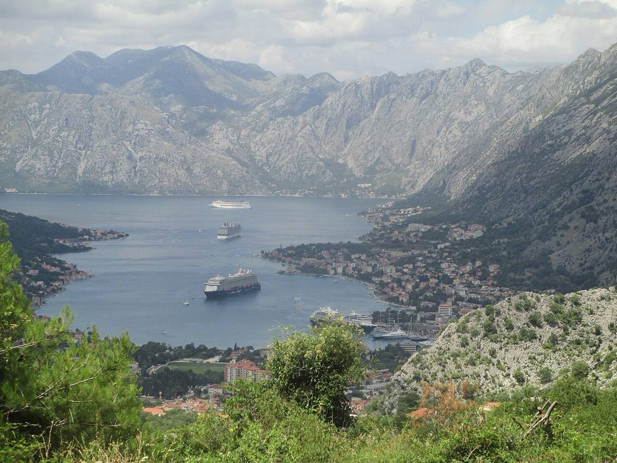 Море